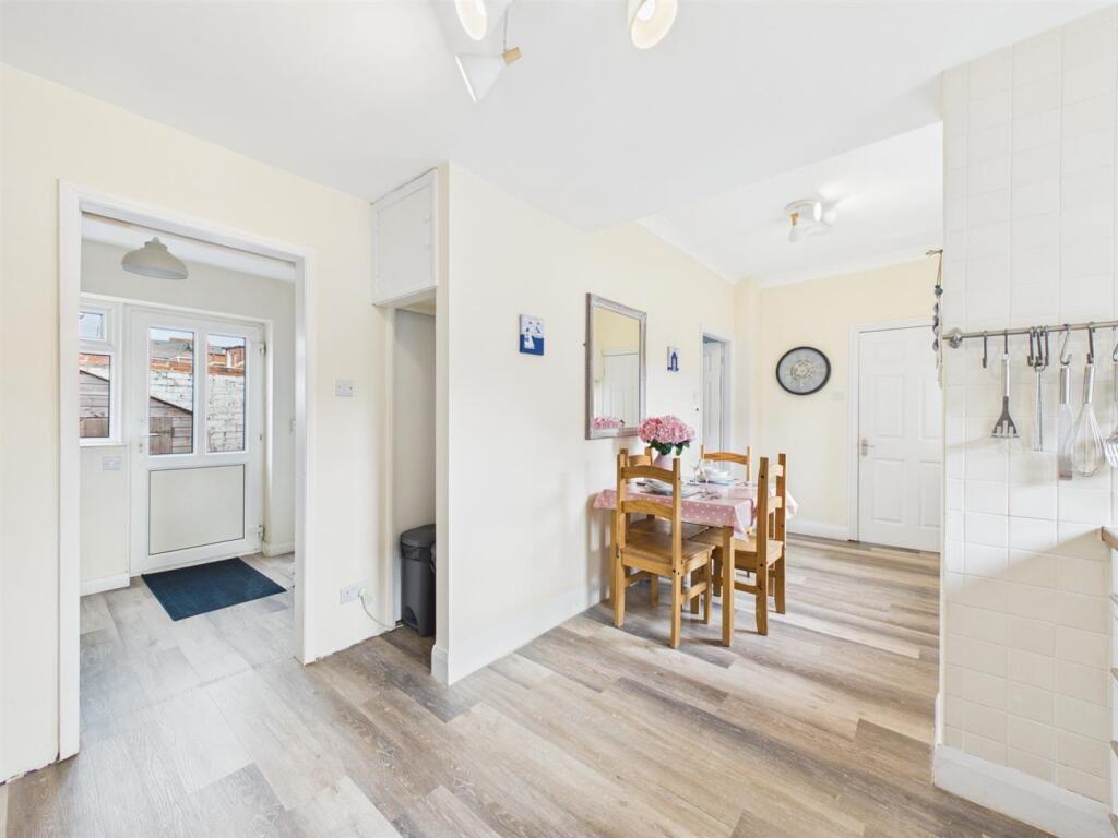 Apartment in Newcastle upon Tyne - View 5