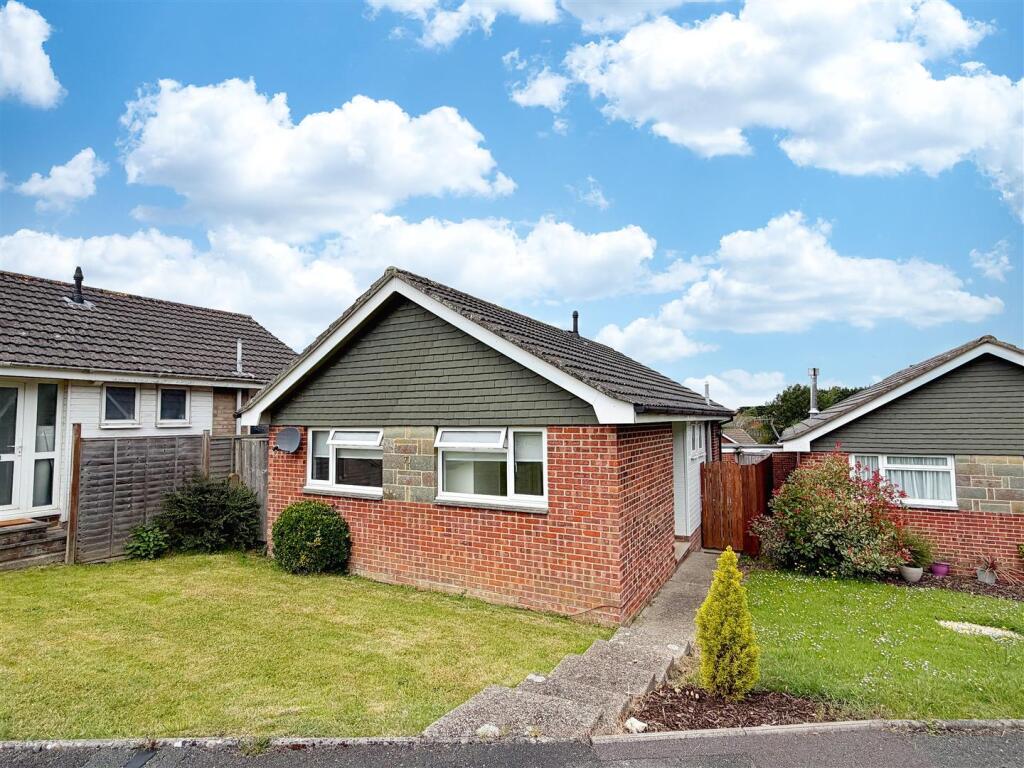 Mayfield Drive, Newport photo 4