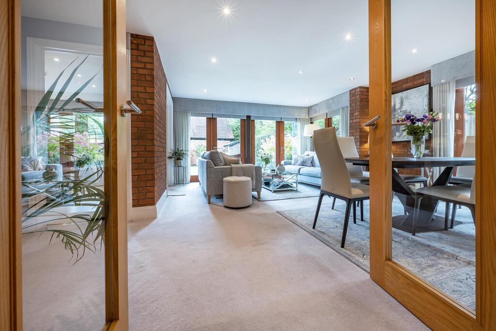 House in Solihull, Hockley Heath - More
