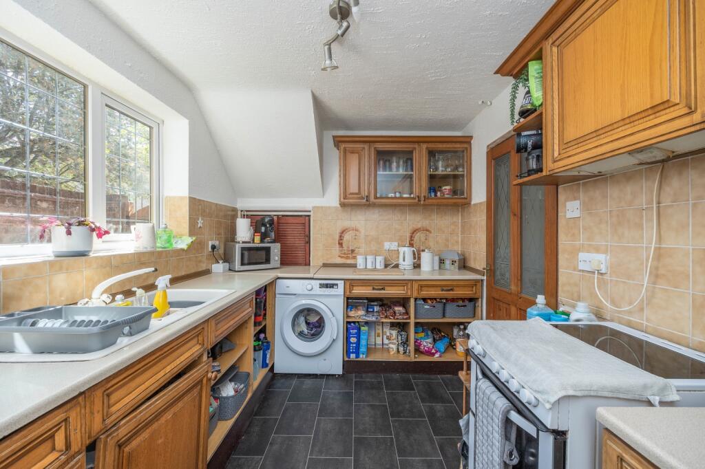 House in Walsall, Old Town, Heath End - More