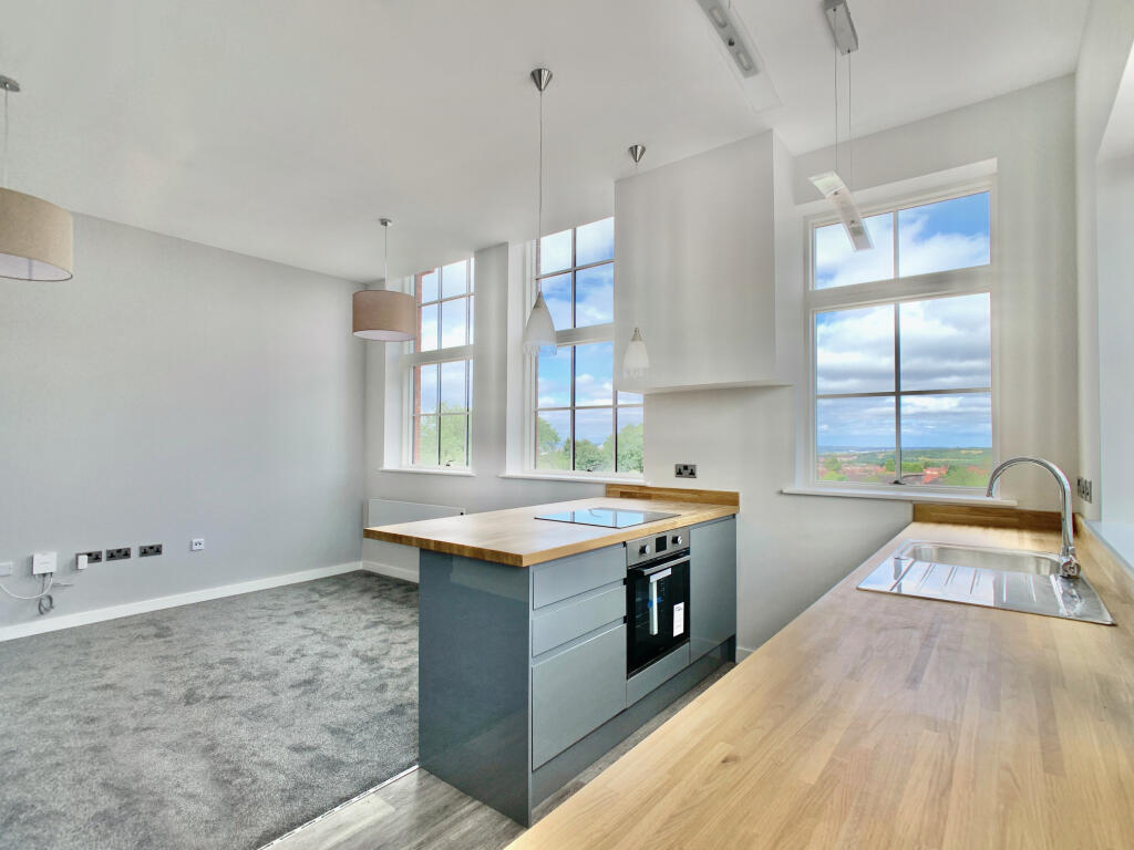 Apartment in Leeds, Morley - View 5