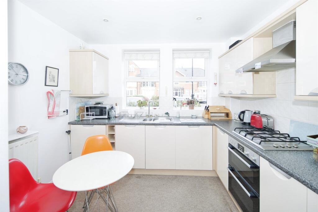 Apartment in Warwick, Kenilworth - More