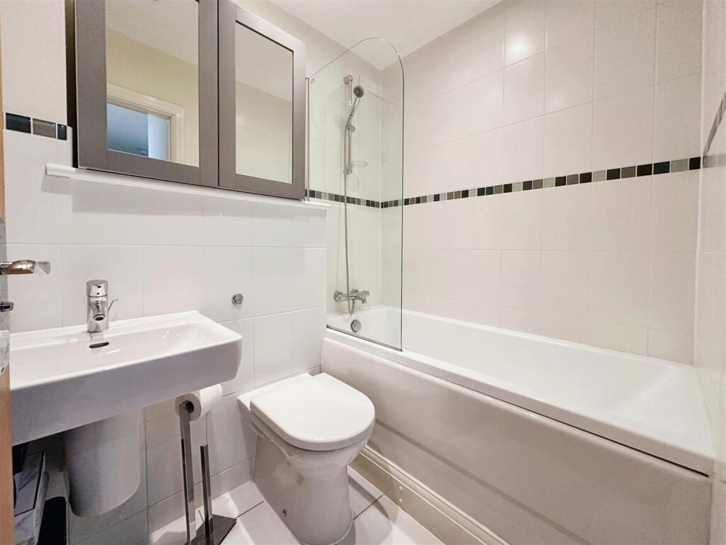 Trent Place, Warwick - View 4