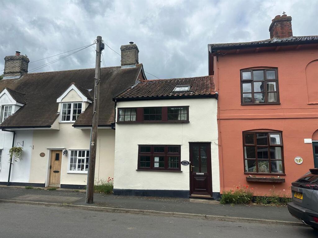2-bed terraced on Front Street, Mendlesham, £140,000