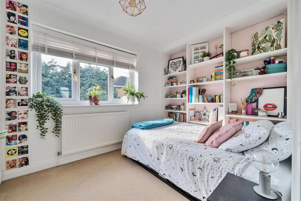Northfield Road, Maidenhead - More
