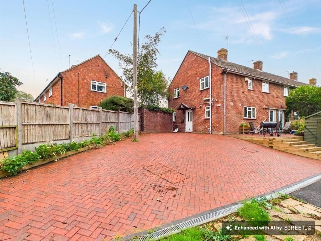 Main image of property: Stanfield, Tadley, RG26