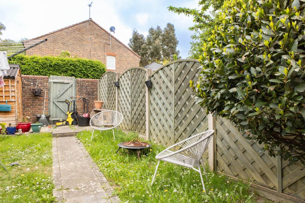 House in Horsham, West Sussex - View 2
