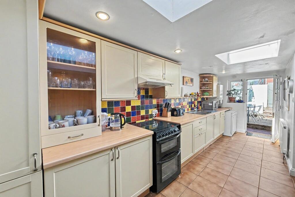 House in Dorchester, Blandford Forum - View 5