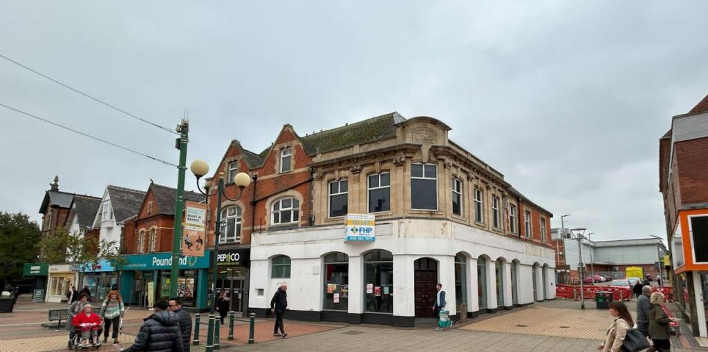 Main image of property: 81 High Street, Scunthorpe, DN15 6LY