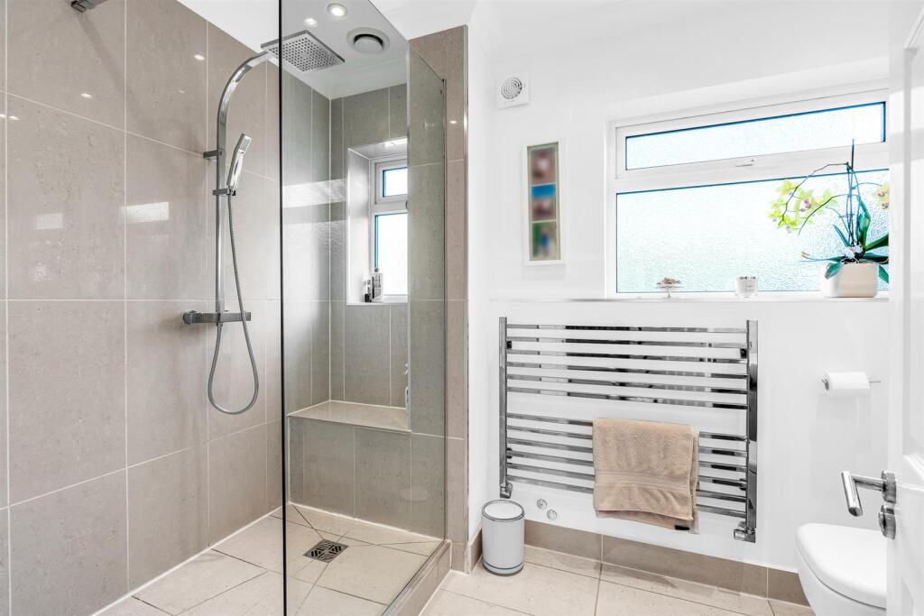 Additional image 21 of Canonsfield Road, Welwyn