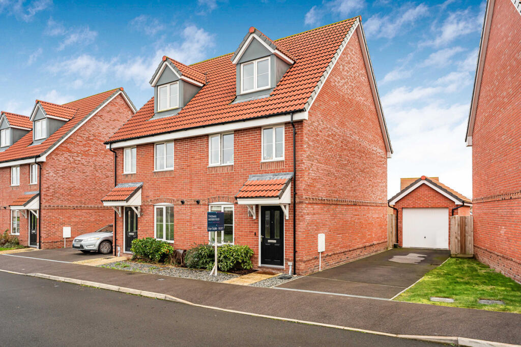 Main image of property: Linnet Grove, Didcot, OX11