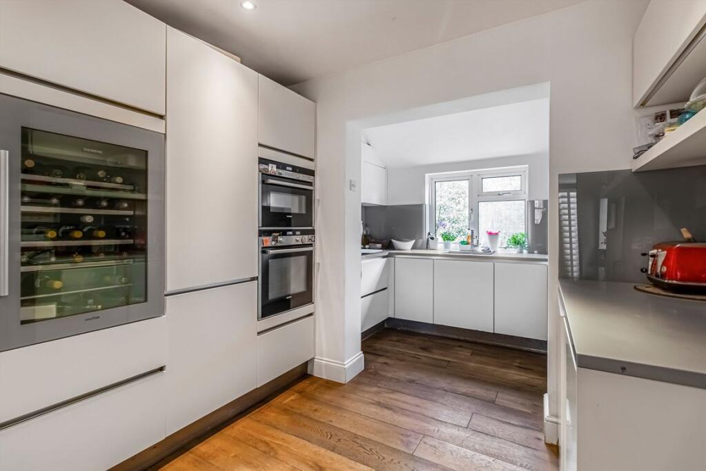 House in London, Colney Hatch - View 3