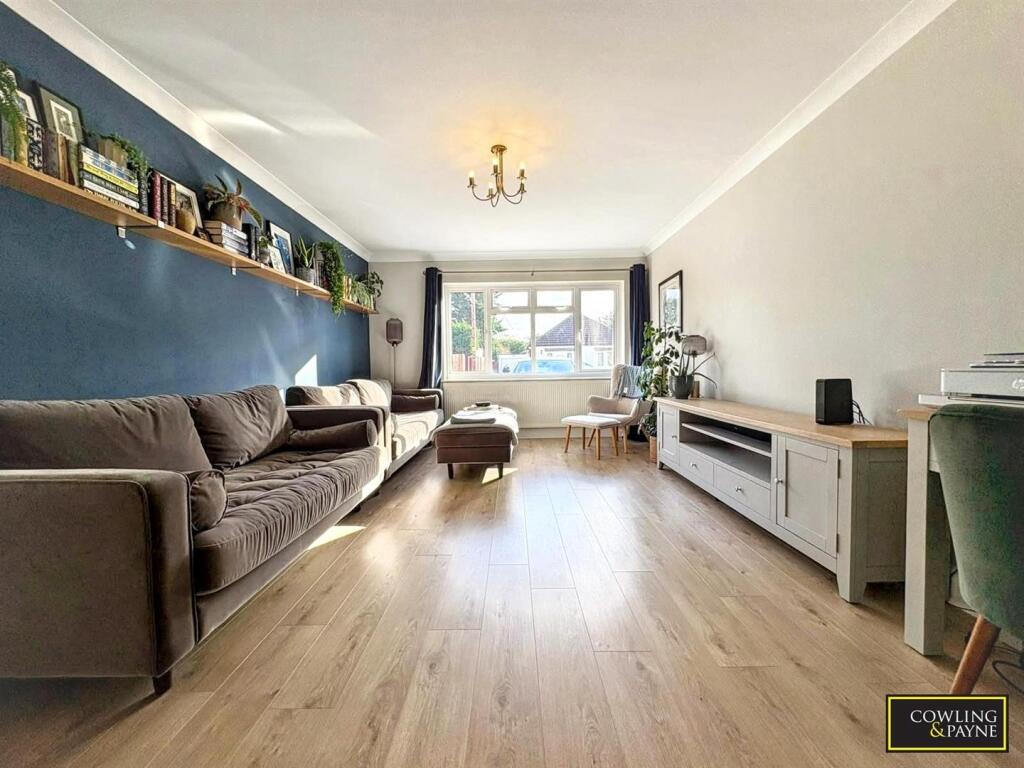 Ozonia Avenue, Wickford photo 4