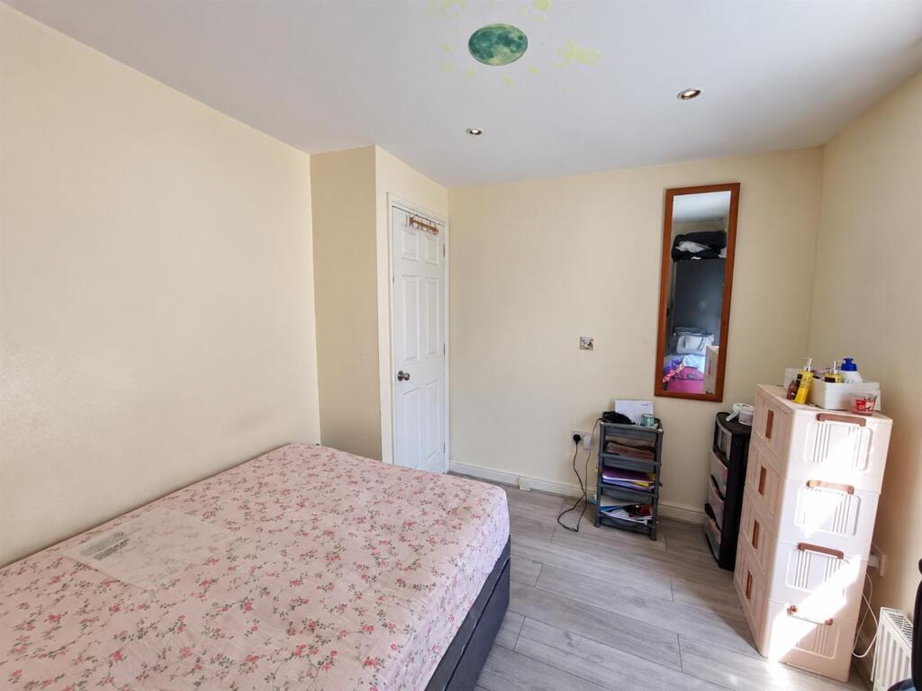 House in London - View 3