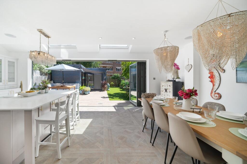 House in London - View 3