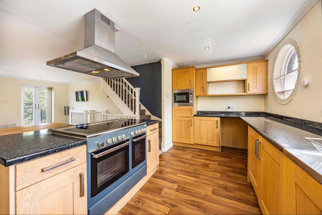 Main image of property: Quayside Close, Nottingham, NG2