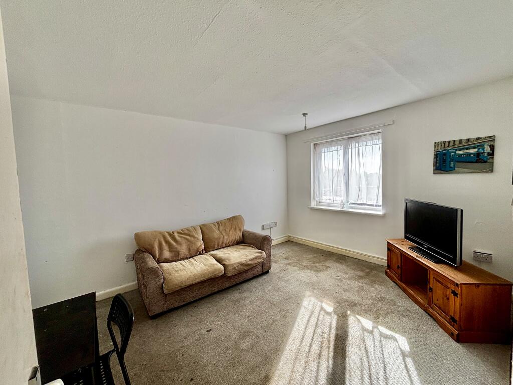 Apartment in Derby - View 4
