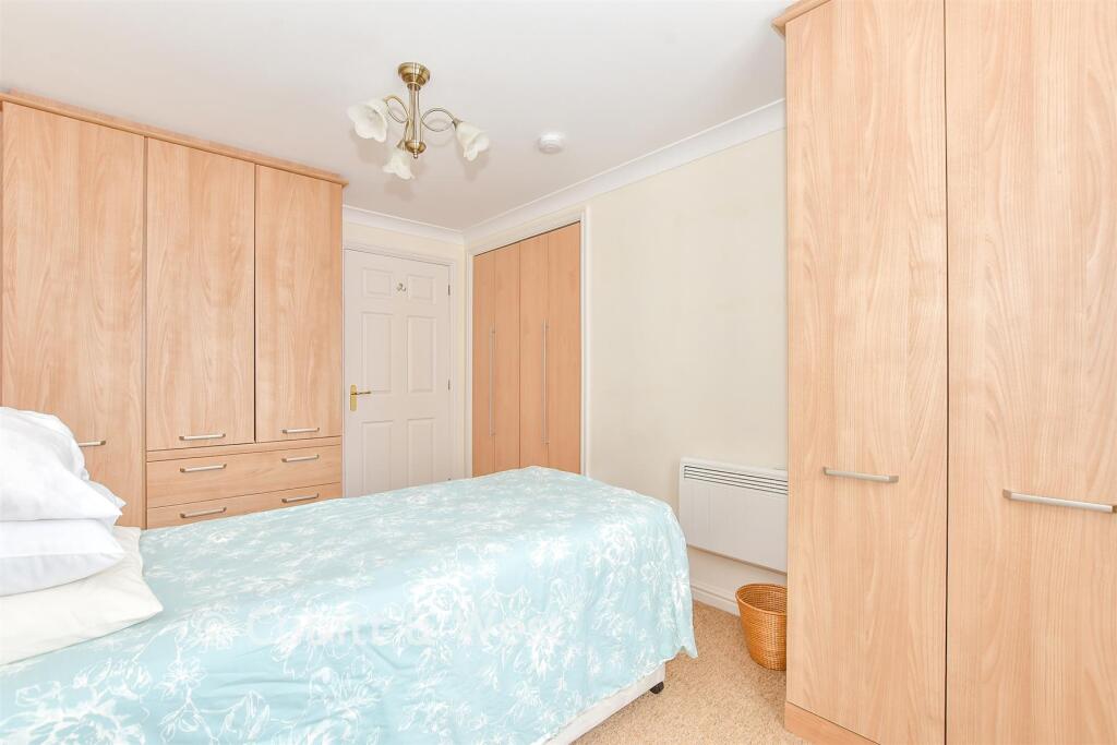 Main image of property: London Road, Cowplain, Waterlooville, Hampshire