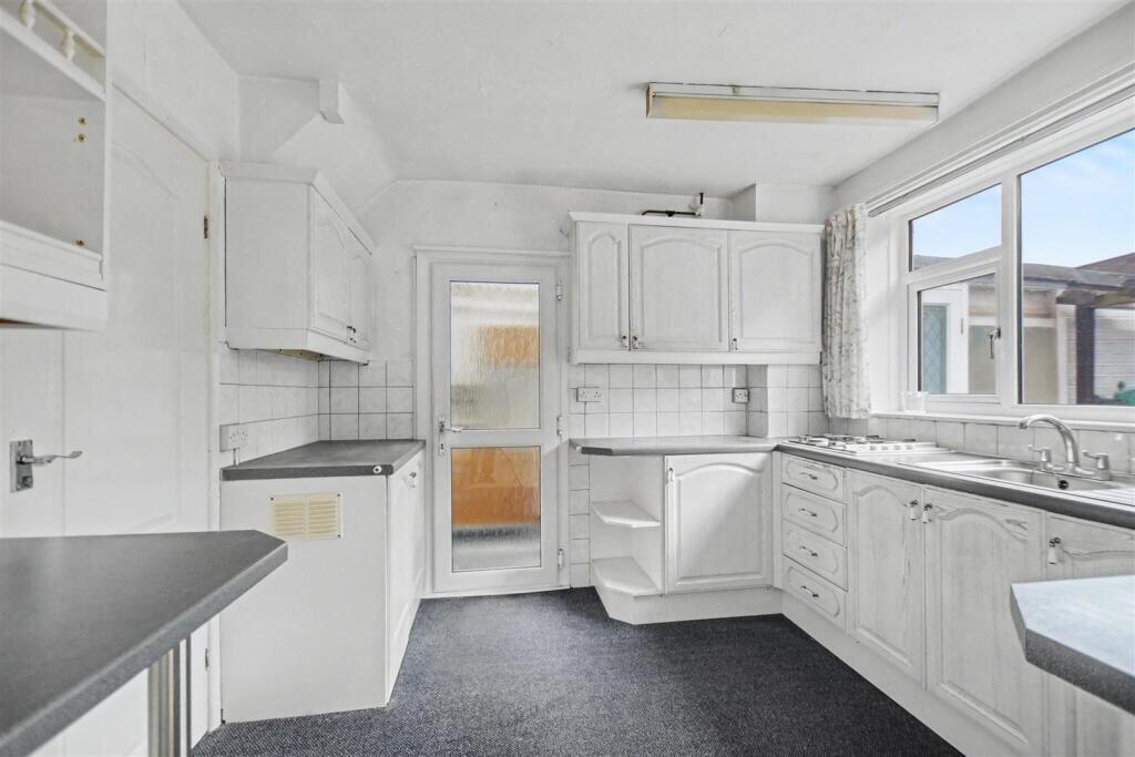 House in Nottingham, Bilborough - View 5