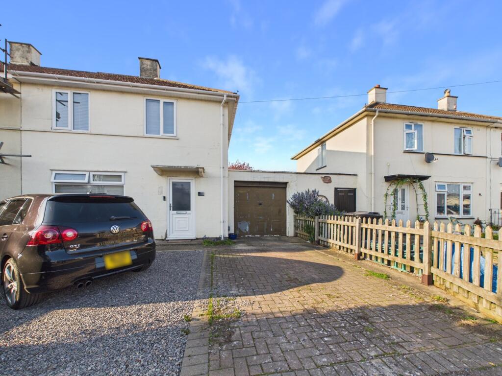 Main image of property: Oakleaze, Gloucester, Gloucestershire, GL2