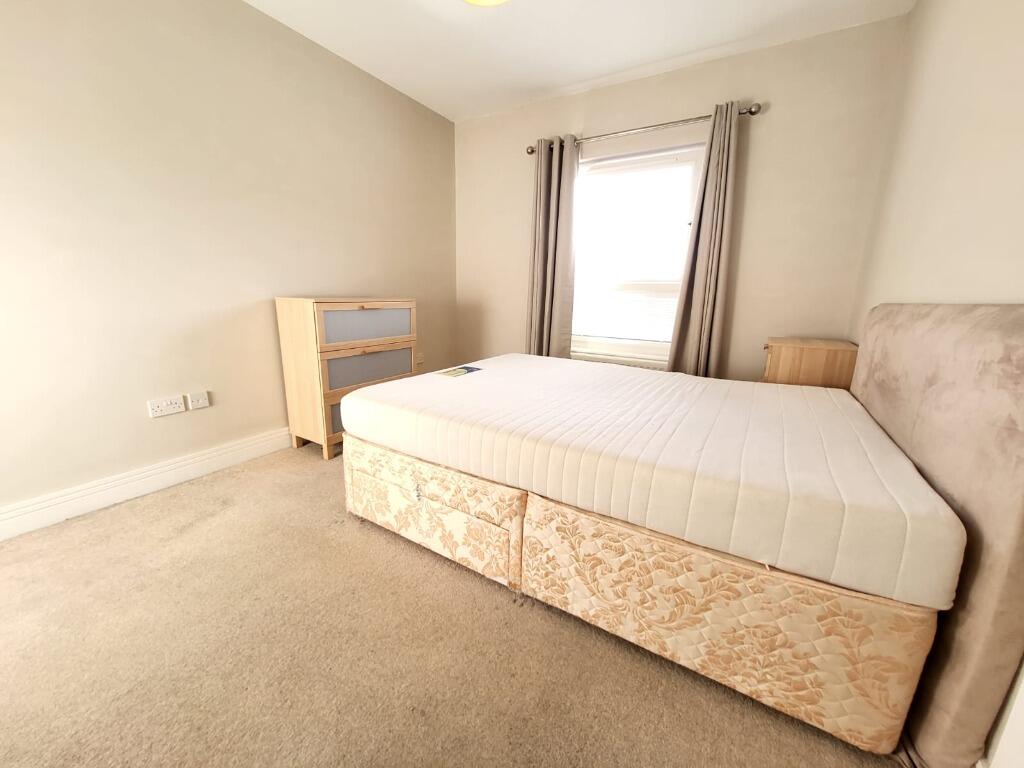 Apartment in Renfrew, Ferry Village, Dean Park - More