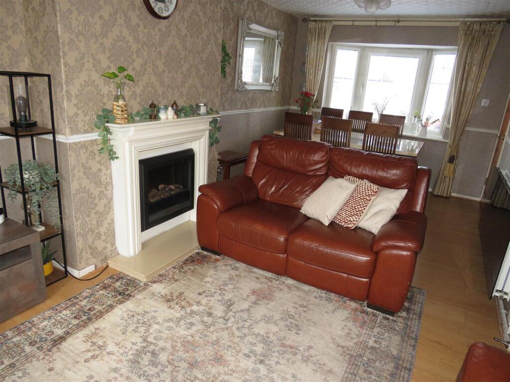 House in Solihull, Smith's Wood - View 2