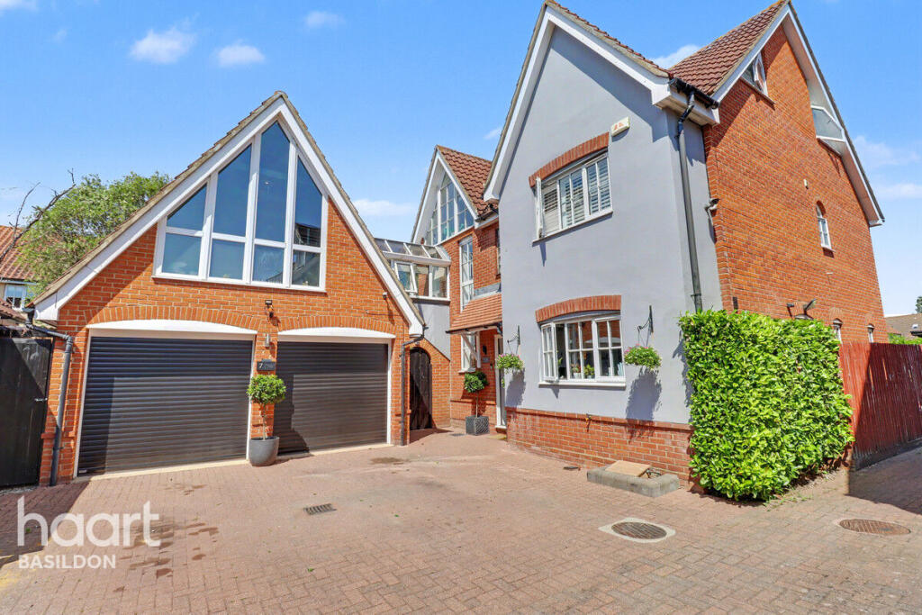 Main image of property: Calvinia Close, Basildon