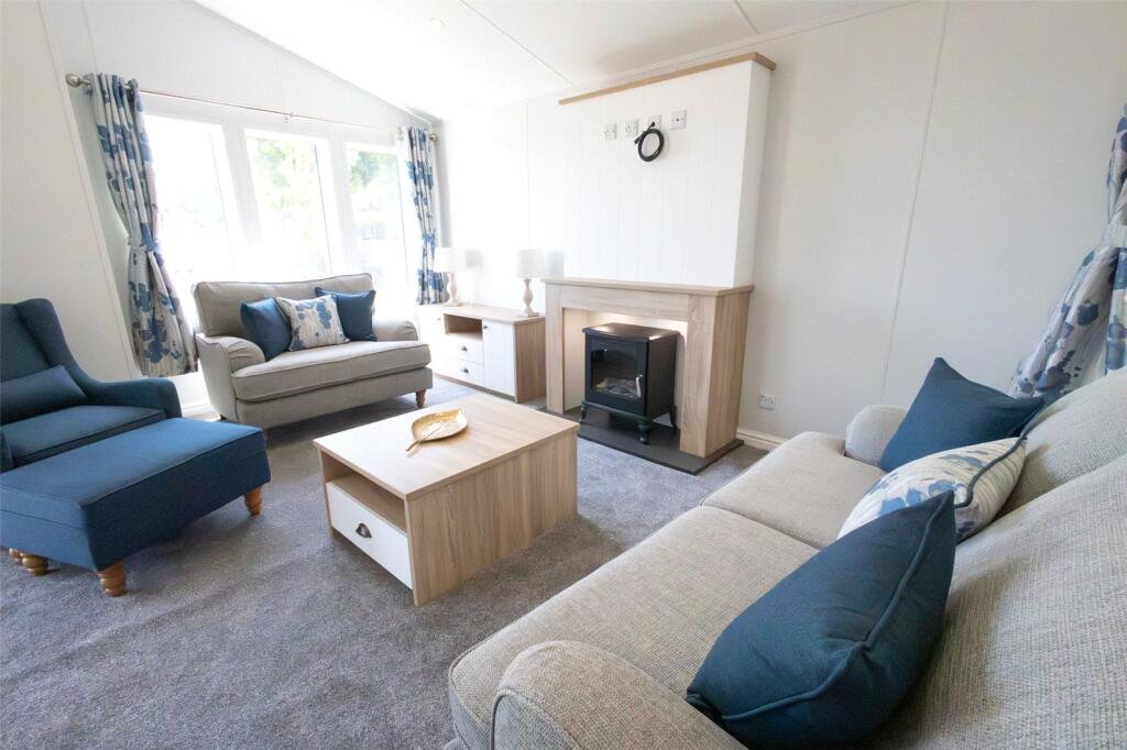 House in Havant, Hampshire - View 4