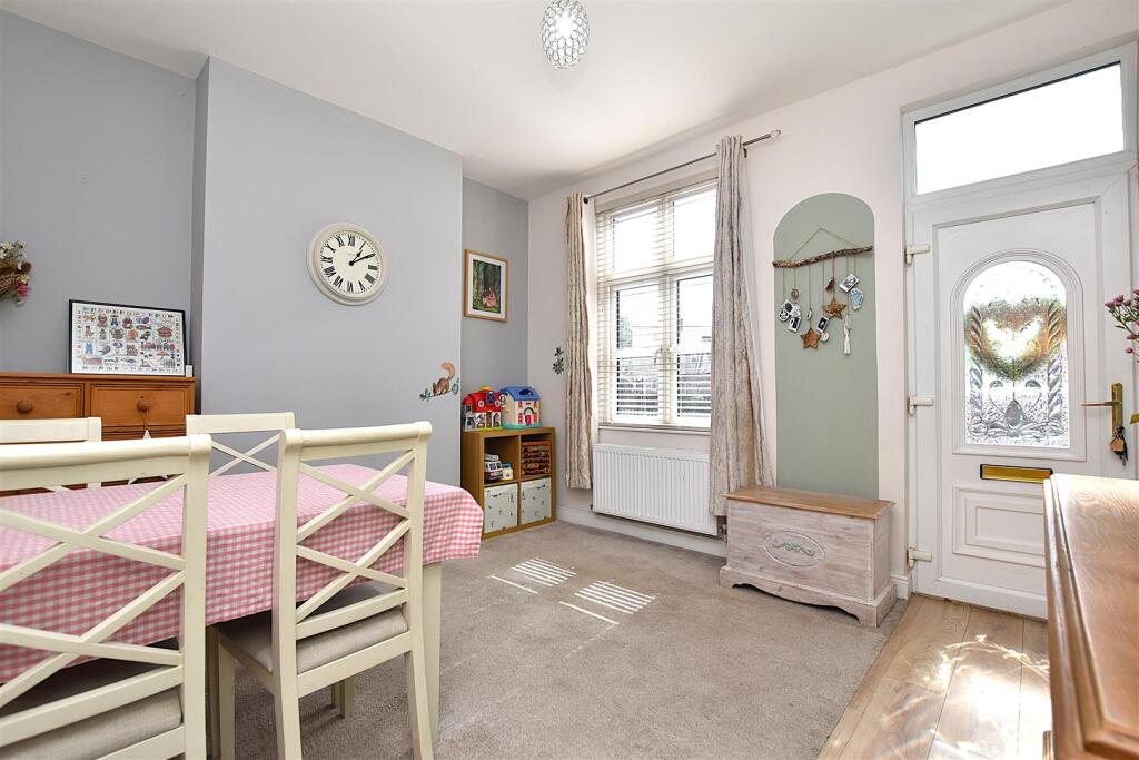 House in Wrexham, Rhosddu - View 2