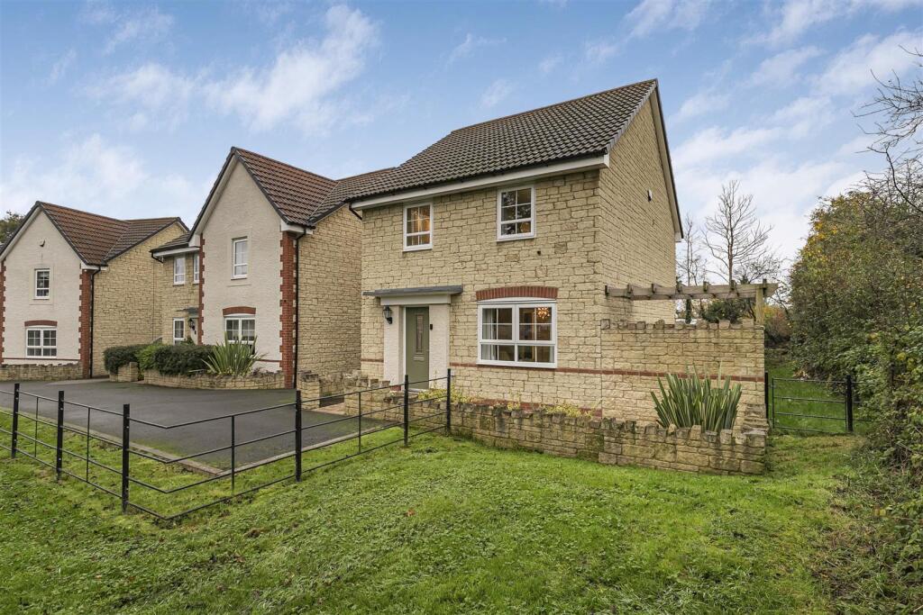 Main image of property: Dobunni Close, Whitchurch