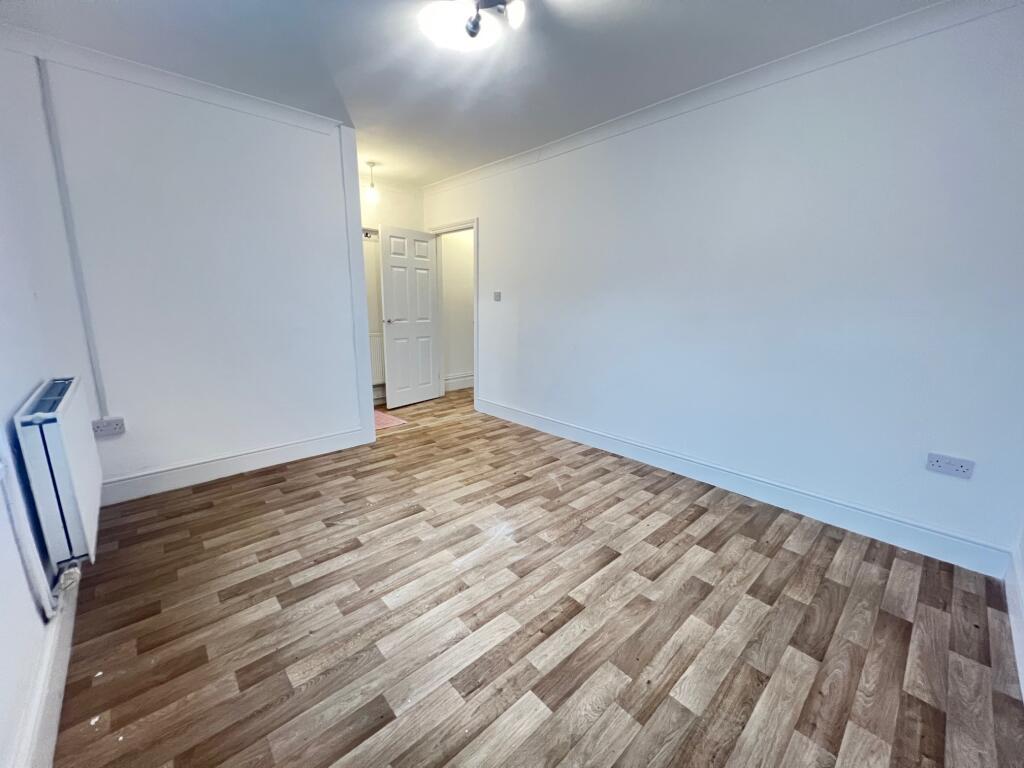 House in Gwauncaegurwen, Neath Port Talbot - View 3