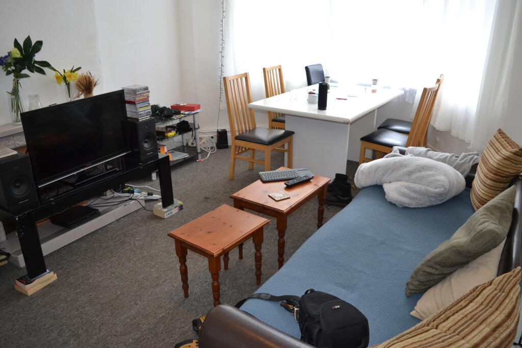 6 bedroom terraced house for rent