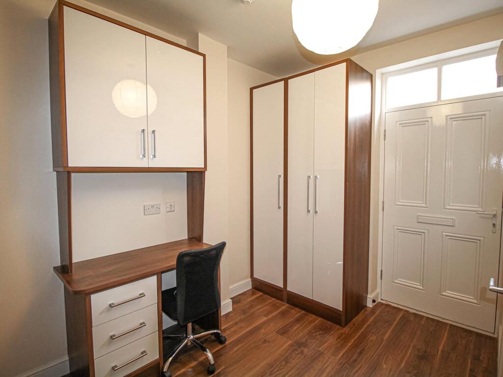 Apartment in Leeds, West Yorkshire - More