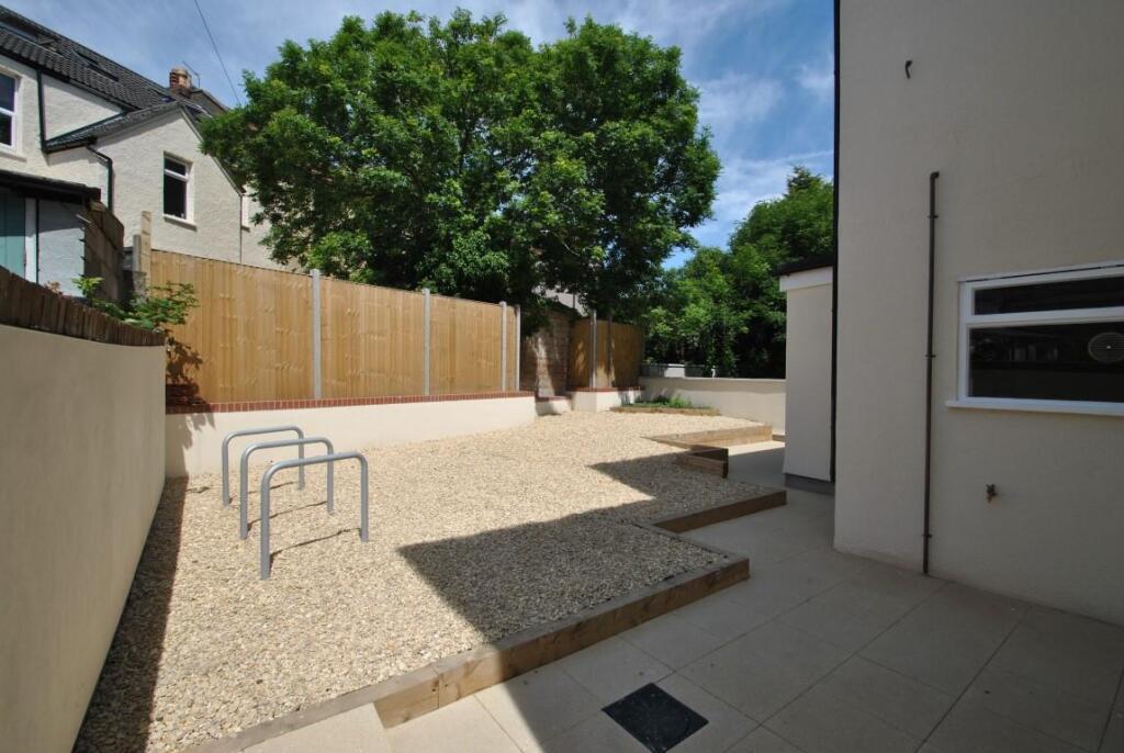 1 bedroom house share for rent