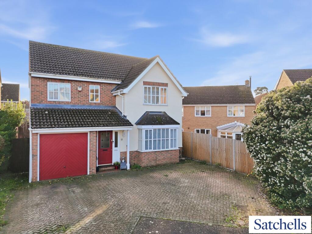 4-bed detached on Schoolfields, Letchworth Garden City, SG6, £550,000