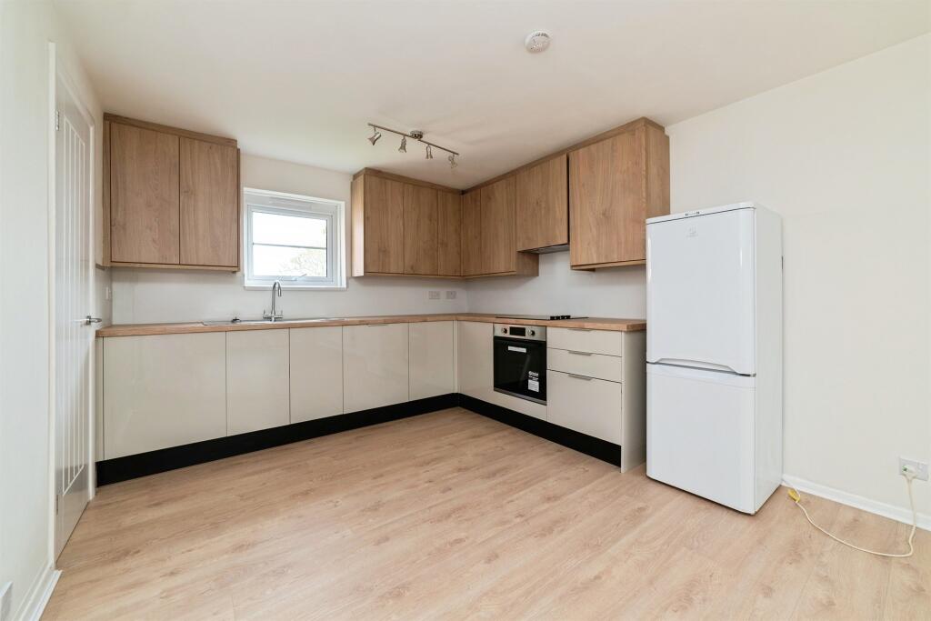 Apartment in Welwyn Garden City, Haldens - View 2