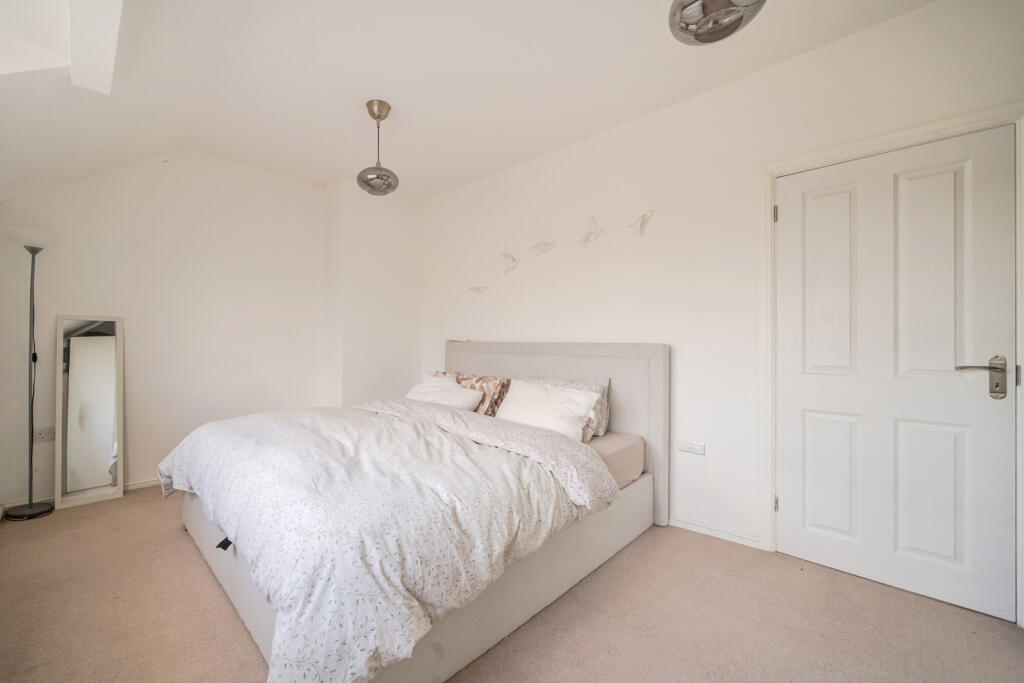 House in London - View 5