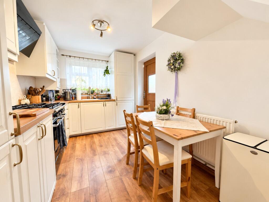 House in Wirral, Liverpool City Region - View 4