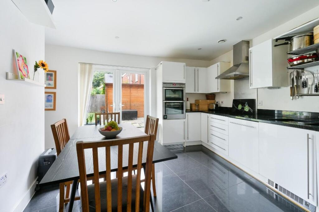 House in Epsom, Parkviews, West Ewell - View 4