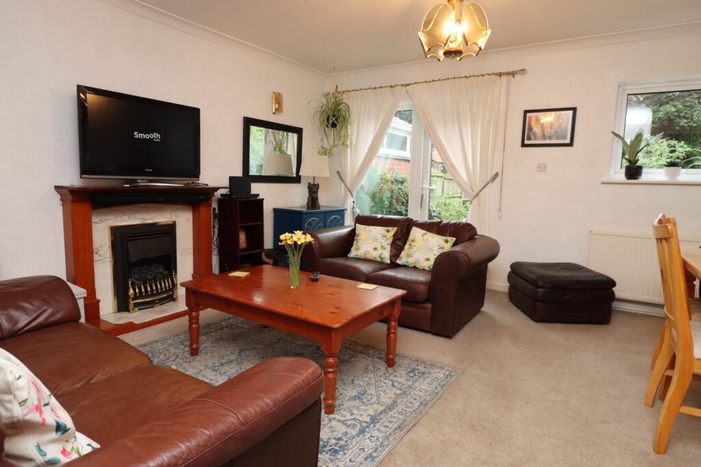 Parkwood Close, Bromborough photo 4