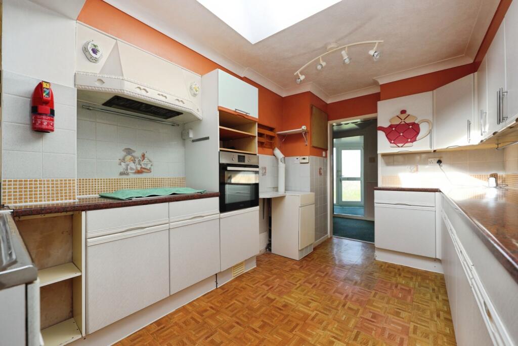 House in Lincoln - View 4