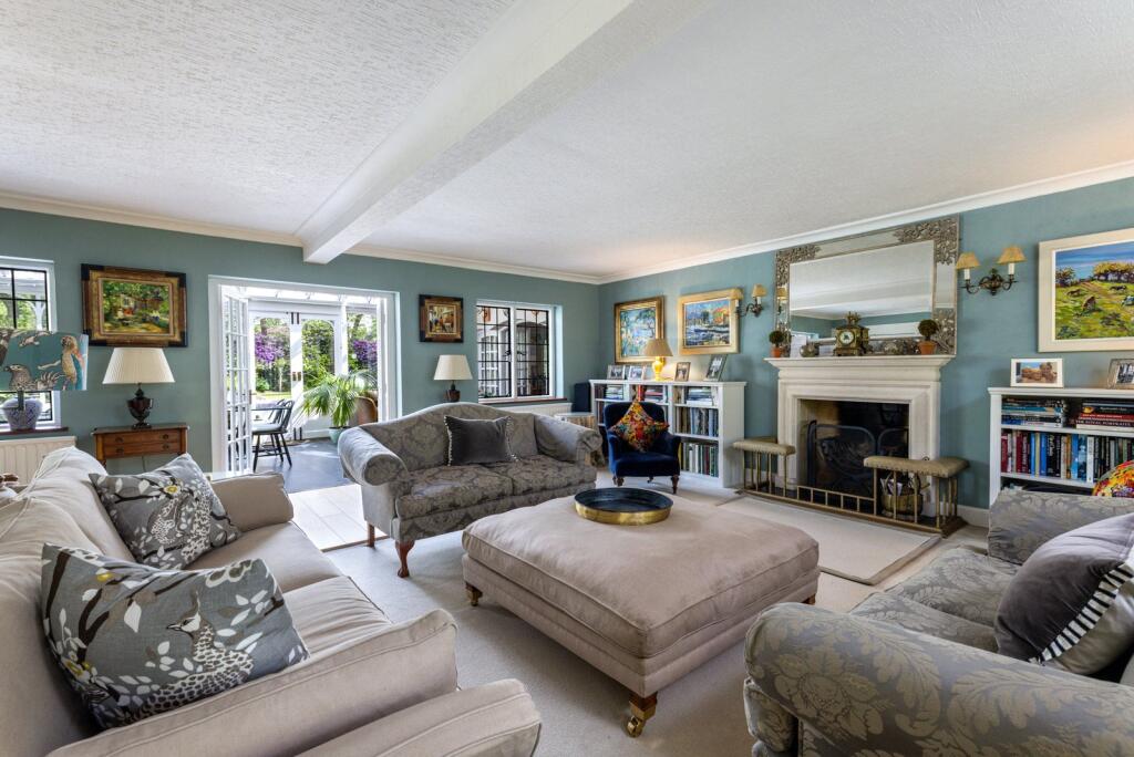 House in Woking, Maybury Estate, Sheerwater - View 3
