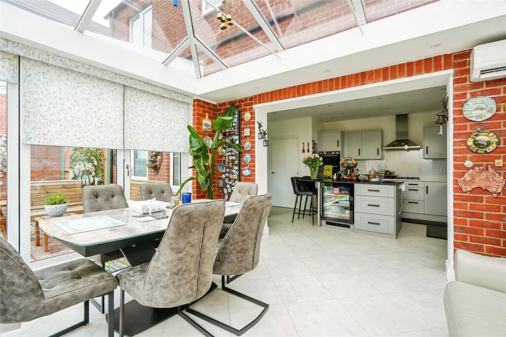 House in Cherwell, Bicester - More