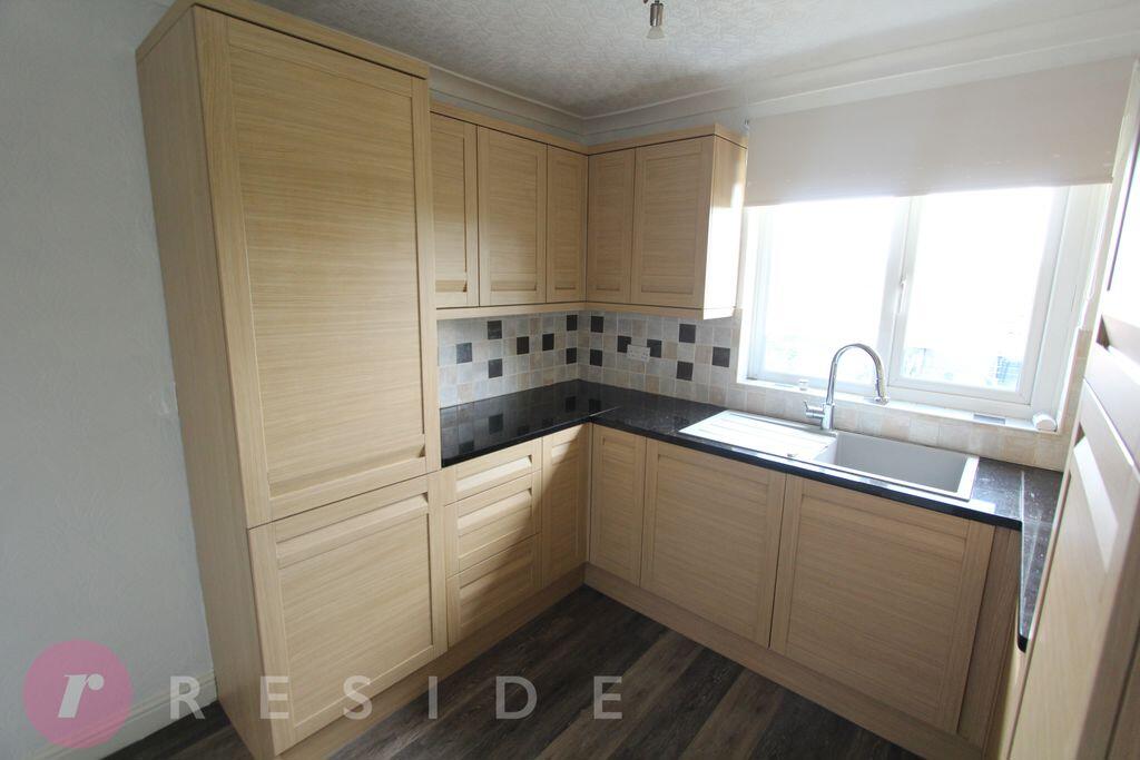 Apartment in Oldham - More