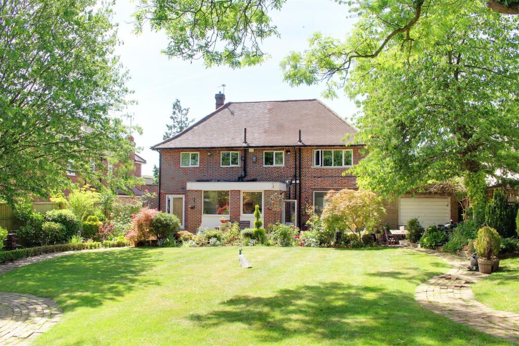 House in Hatfield, Swanley Bar, North Mymms - View 4