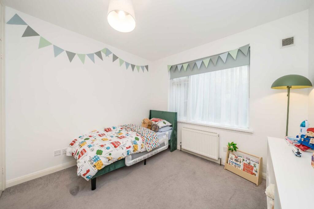 Apartment in Twickenham - View 4