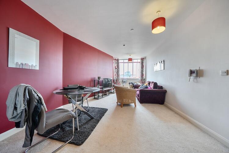 Apartment in Northampton - View 5