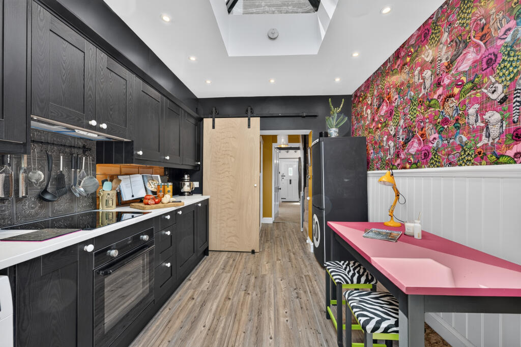 Beautifully renovated, 83 London Road, Markyate, St Albans - View 3