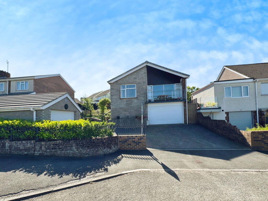 3-bed detached on Bridgend Road, Newton, Porthcawl, CF36 5RN, £375,000