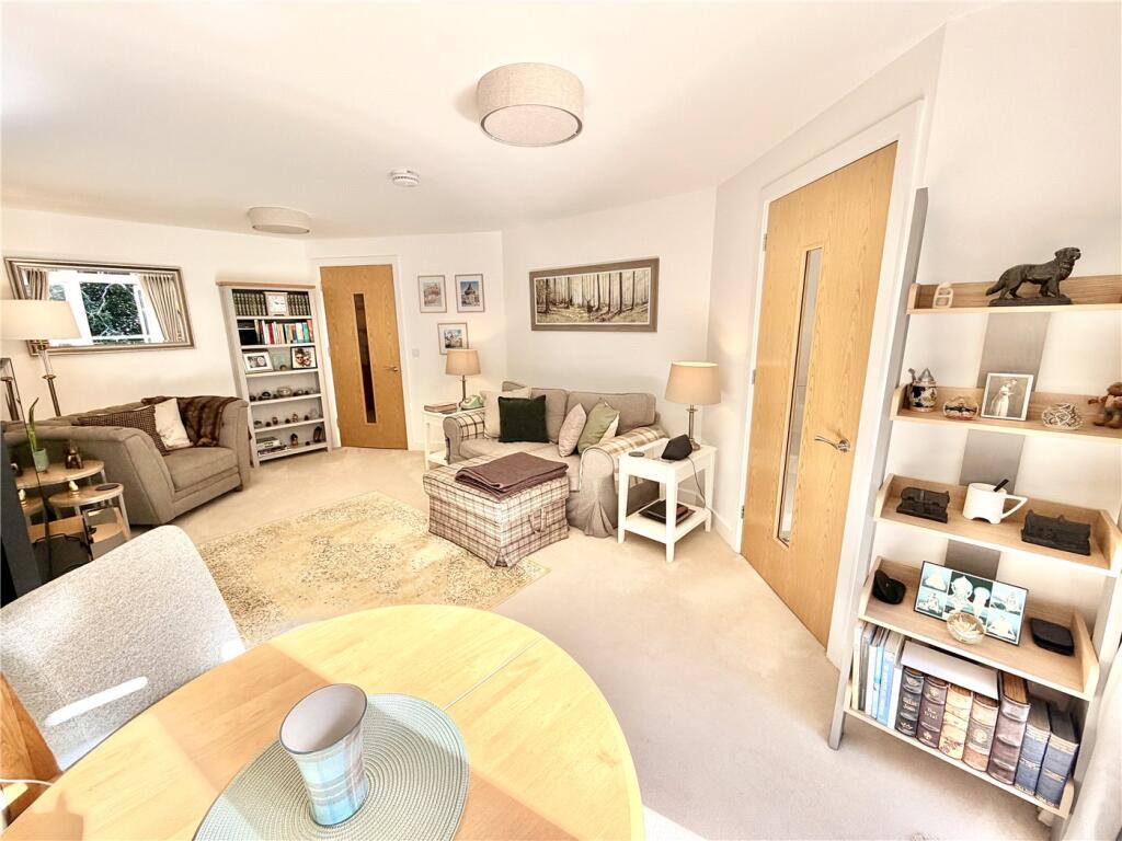 Apartment in Poole - View 5
